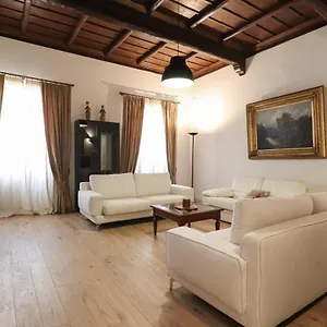 frattina14-luxury-top-apartment.it-romehotels.com/